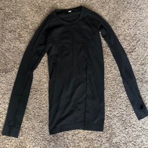 Lululemon long sleeve shirt